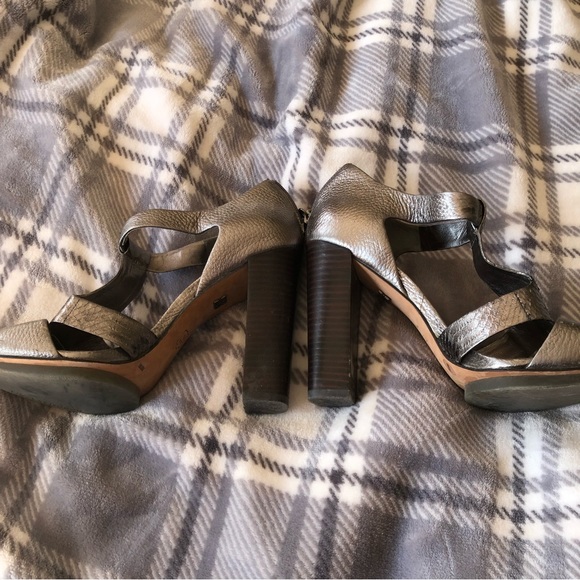 BCBG maxazria pewter heels - Picture 6 of 7